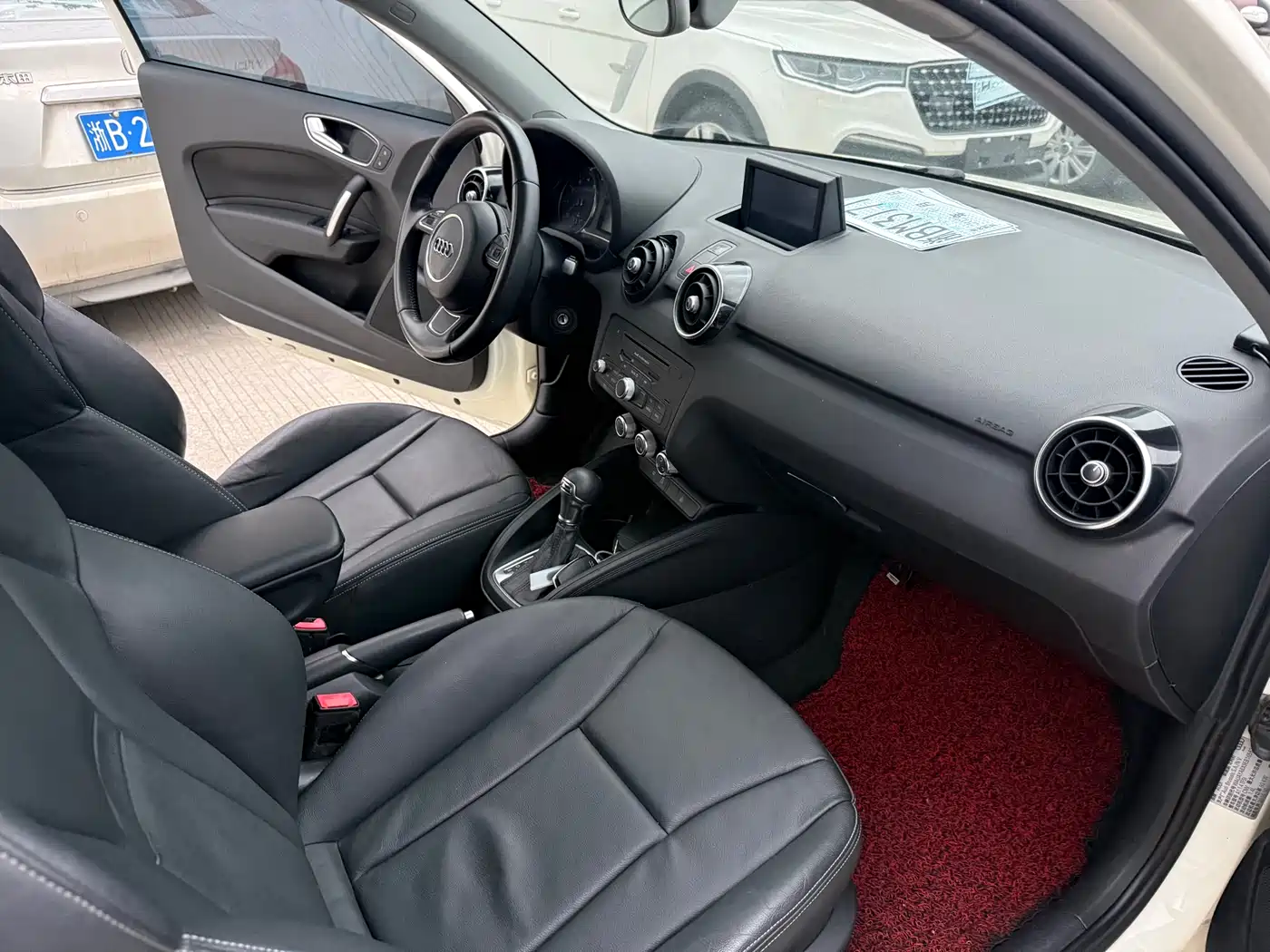 Audi A1 2014 30 TFSI Comfort фото 8