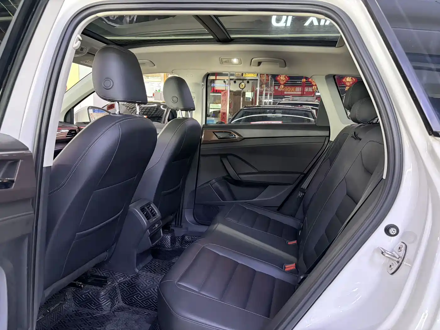 Volkswagen Tharu 2022 280TSI FWD Luxury Edition фото 9