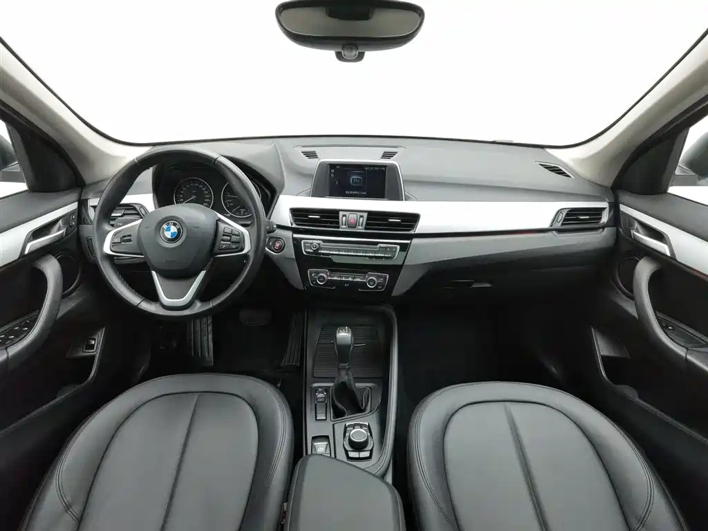 BMW X1 2018 sDrive20Li Leading Model фото 5
