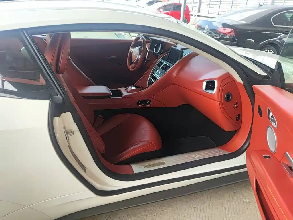 Aston Martin DB11 2022 2020 4.0T V8 Coupe
