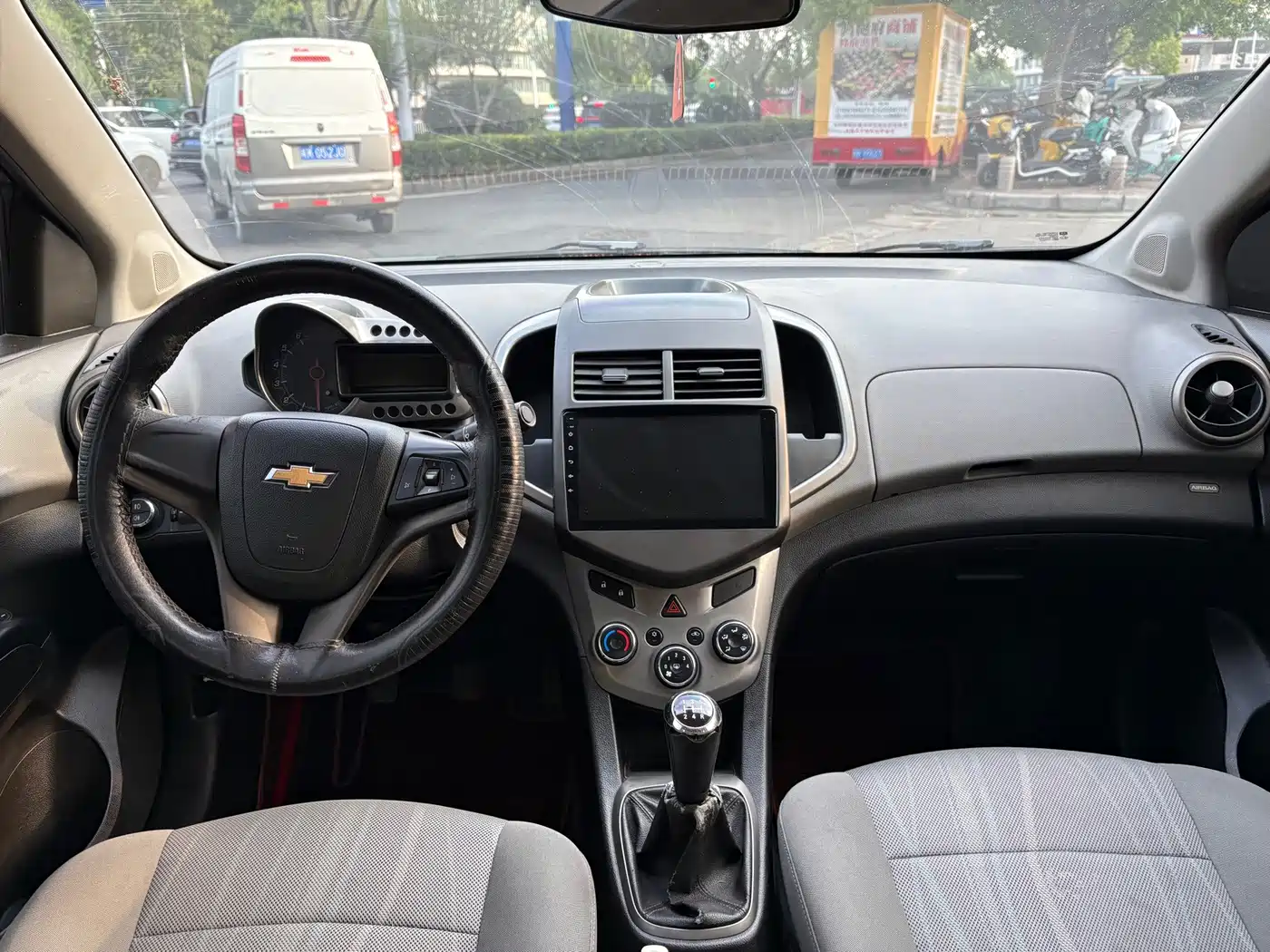 Chevrolet Aveo 2013 2011 Sedan 1.4L MT SE