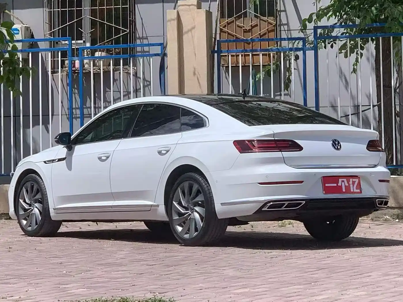 Volkswagen FAW-Volkswagen CC 2023 380TSI Eye-catching Edition фото 9