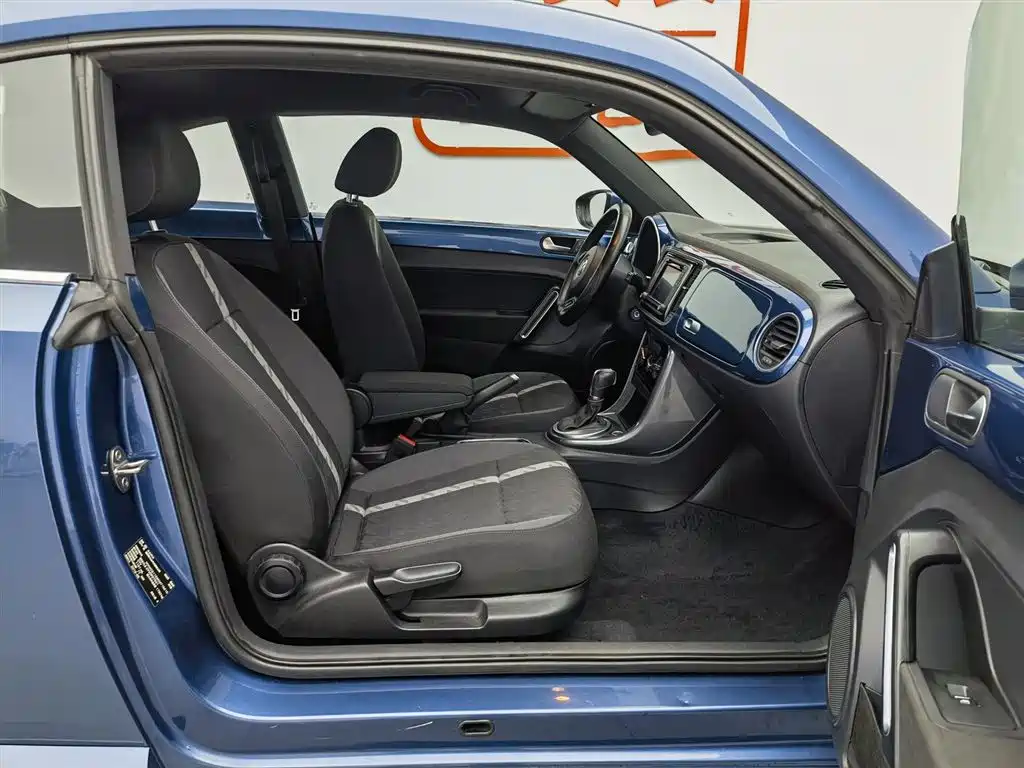 Volkswagen Beetle 2018 180TSI Easy Joy Edition фото 23