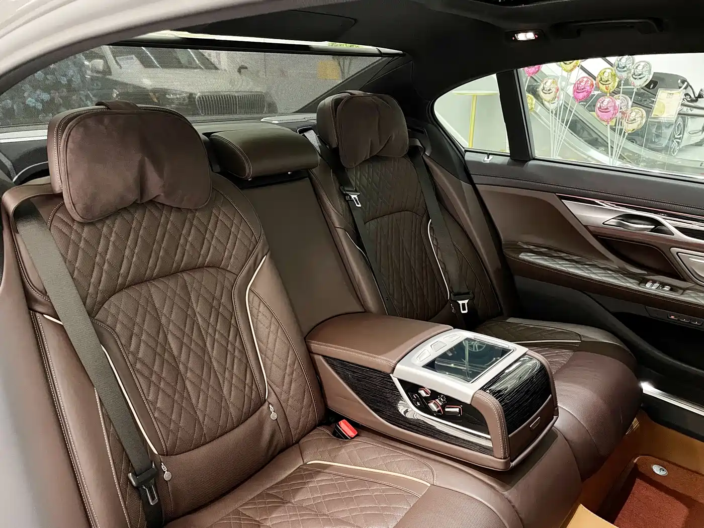 BMW 7 Series 2021 Model 740Li Leading M Sport Package фото 16