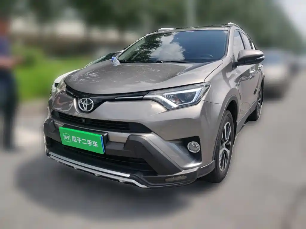 صورة 1 - Toyota RAV4 Rongfang