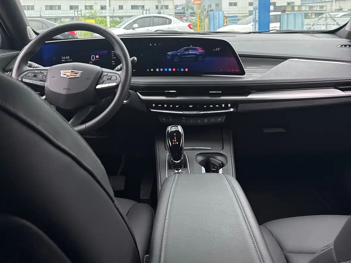 Cadillac XT4 2024 28T 2WD Premium фото 10