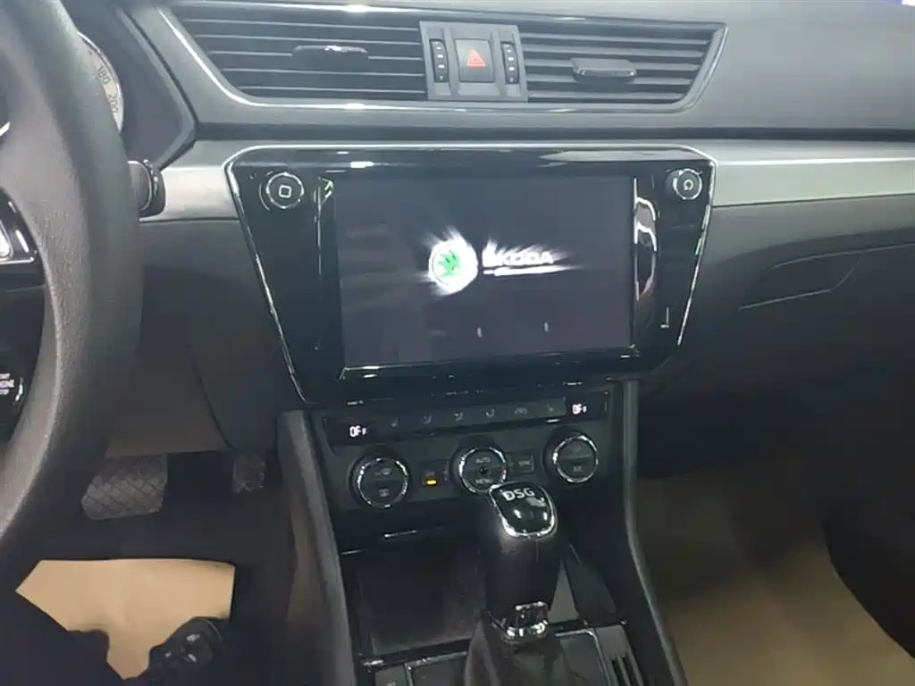 Škoda Superb 2018 TSI280 DSG Comfort (China V) фото 13