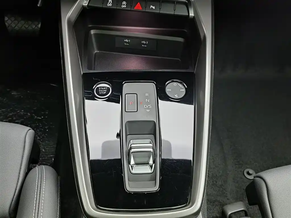 Audi A3 2024 Model A3L Limousine 35 TFSI Fashion Sport фото 13