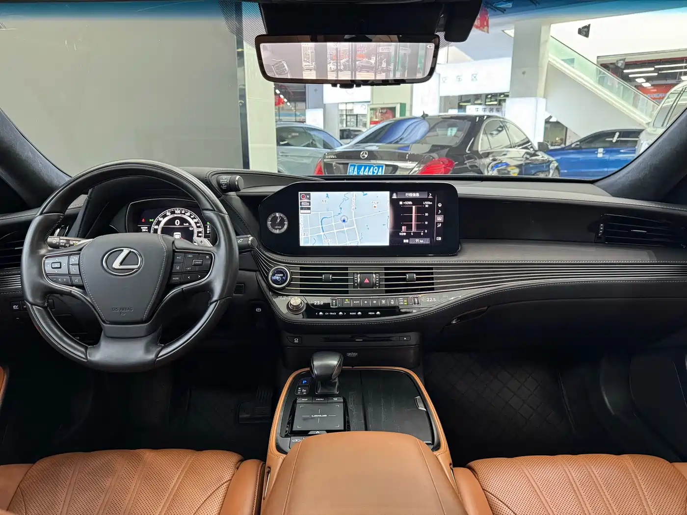 Lexus LS 2021 500h Executive Edition фото 10