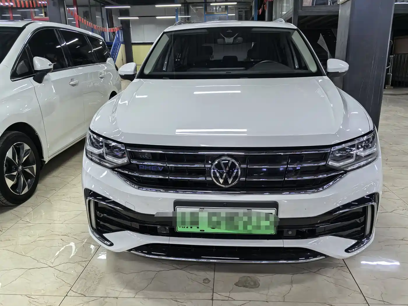 Volkswagen Tiguan L PHEV 2022 430PHEV Plug-in Hybrid Flagship Edition фото 2