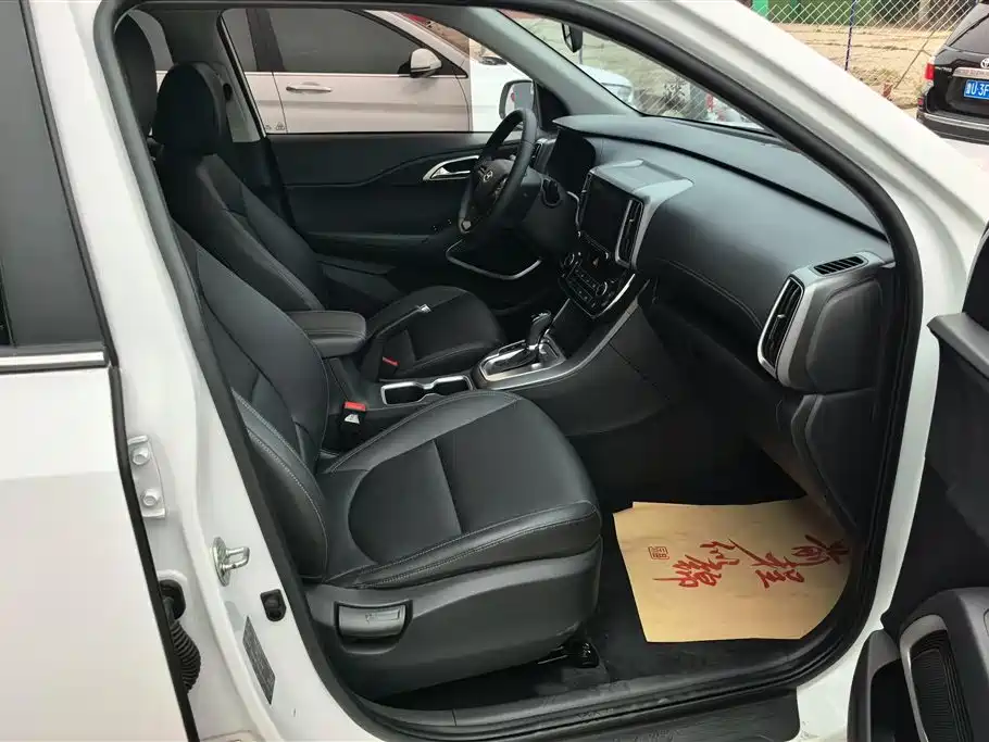 Hyundai Beijing Hyundai ix35 2019 2.0L Automatic 2WD Zhiyong·Enjoy China V фото 8