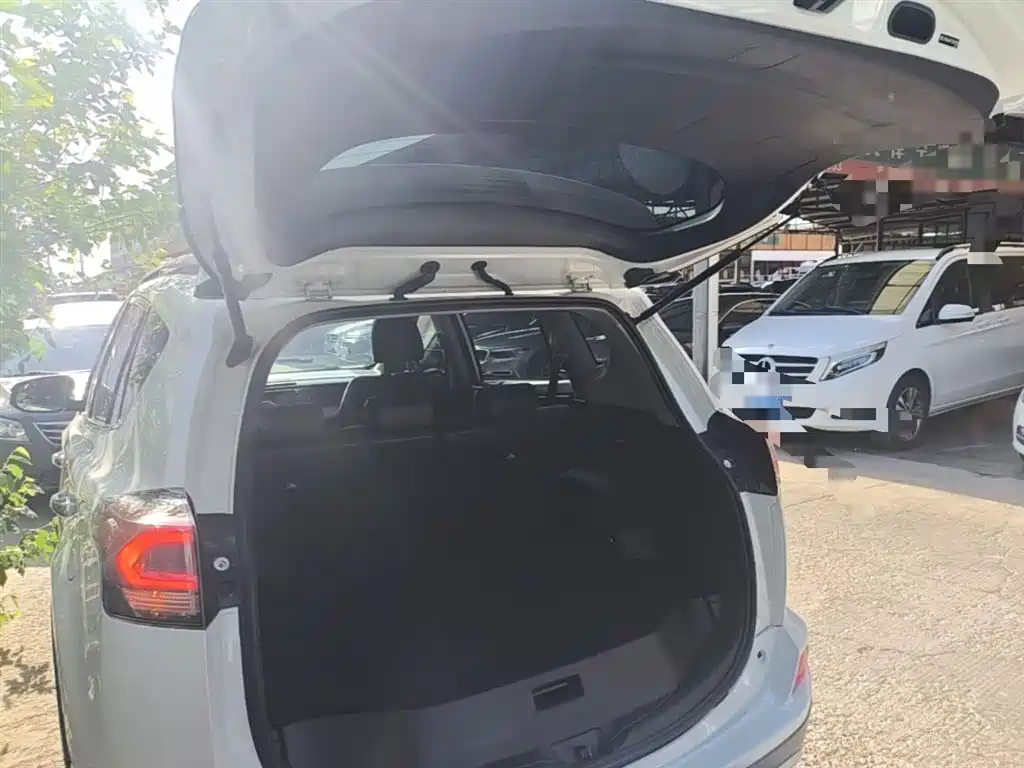Toyota RAV4 Rongfang 2016 2.0L CVT 2WD Smart (China V) фото 19