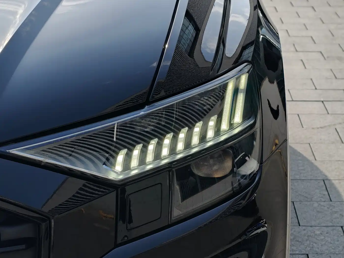 Audi Q8 2021 Model 55 TFSI Exclusive Dynamic фото 3