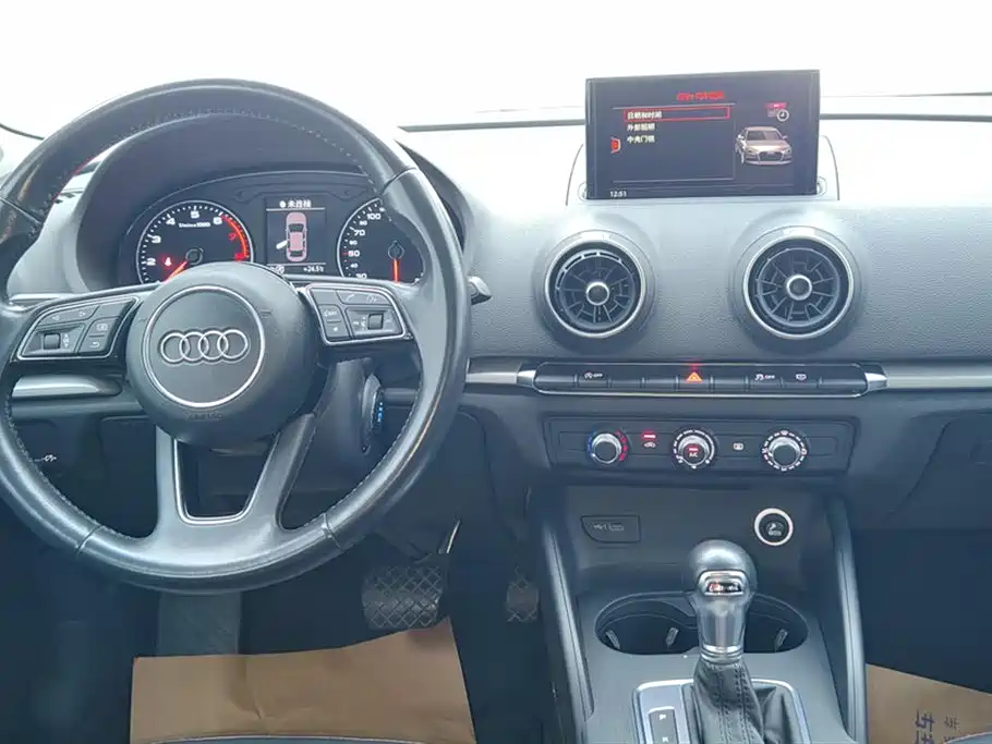 Audi A3 2018 30th Anniversary Limousine 35 TFSI Progressive фото 12