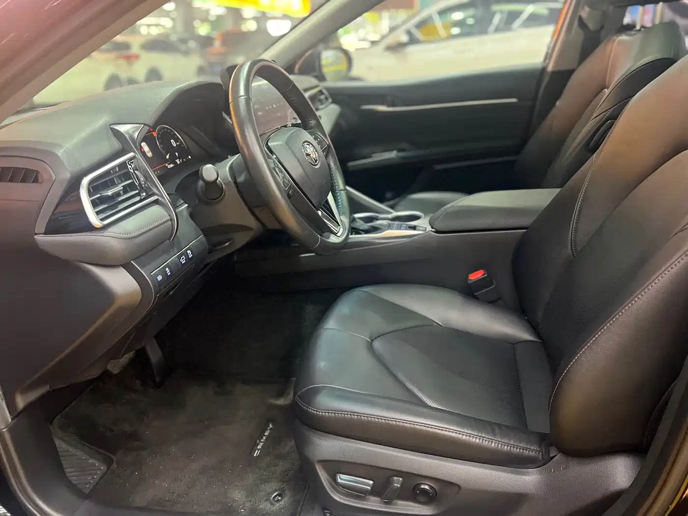 Toyota Camry 2021 Hybrid 2.5HG Luxury Edition фото 8