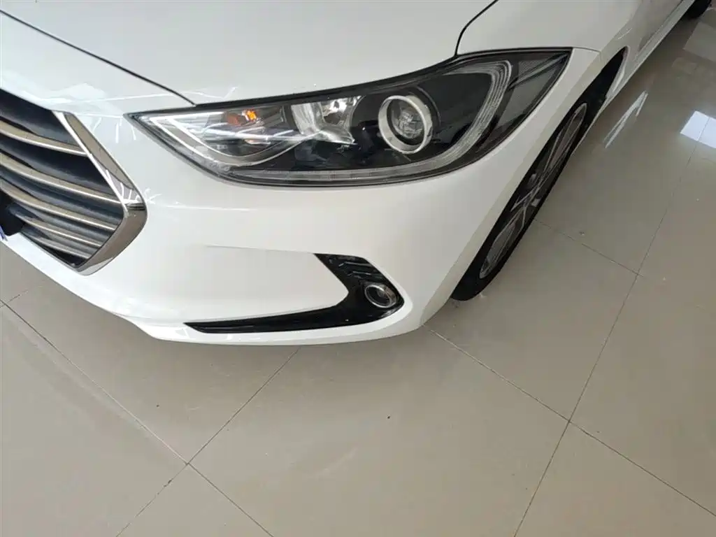 Hyundai Elantra 2016 Model 1.6L Automatic Smart Elite фото 24