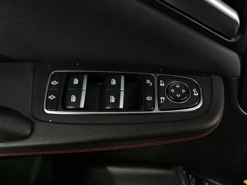 BYD Tang New Energy 2018 DM 2.0T AWD Smart Connection Genesis Edition 7-Seater China V фото 9