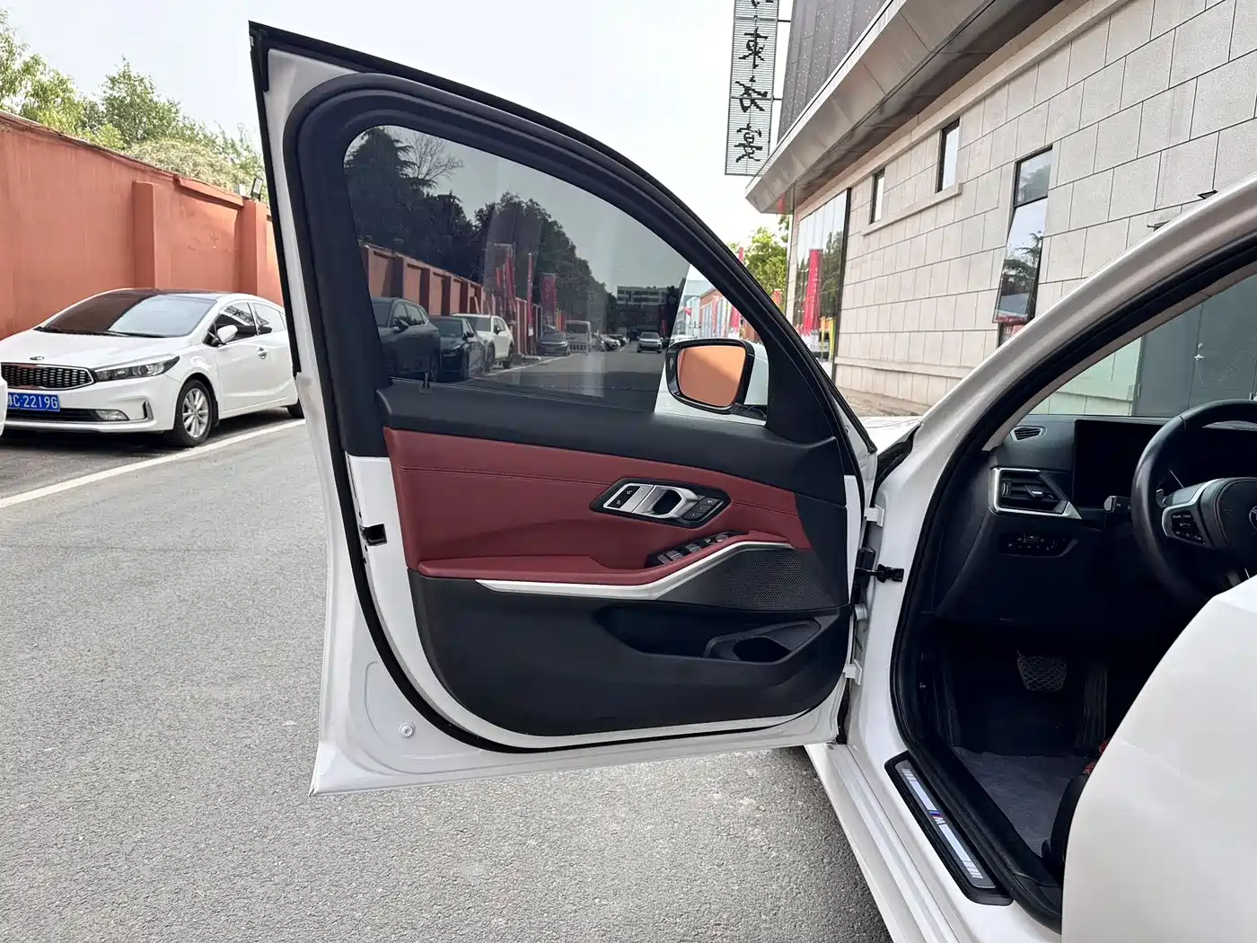 BMW 3 Series 2023 320Li M Sport Package фото 18