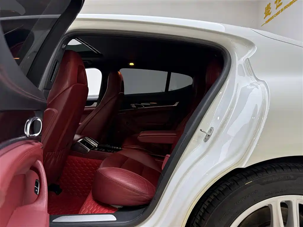 Porsche Panamera 2014 Panamera 3.0T фото 6