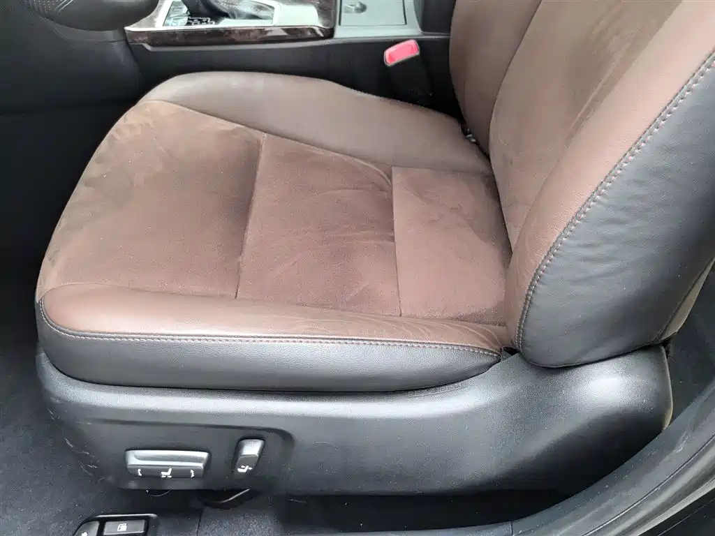 Toyota Camry 2016 2.5G 10th Anniversary Luxury Navigation Edition фото 20