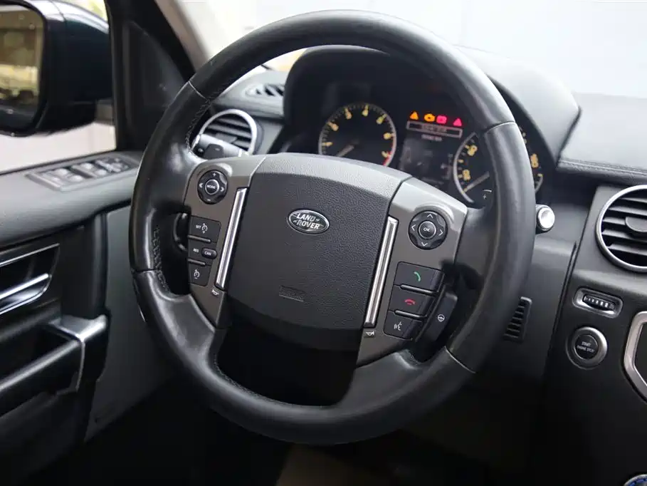 Land Rover Discovery 2015 3.0 SC V6 HSE фото 10