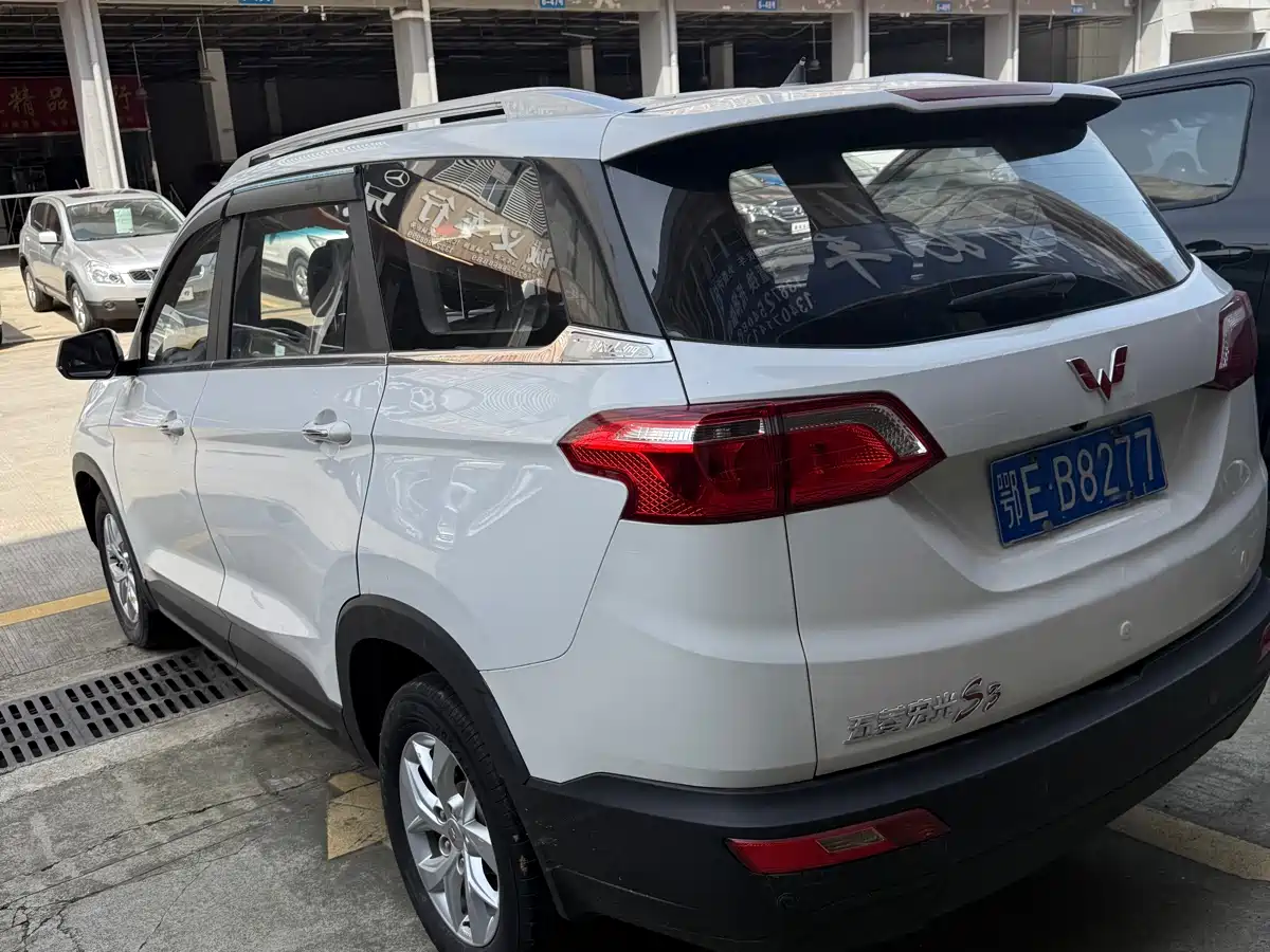 Wuling Motors Wuling Hongguang S3 2018 2018 1.5L Manual Luxury China V