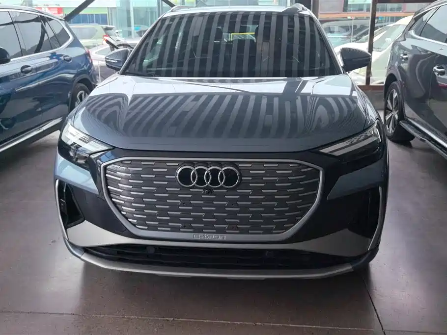 Audi Q4 e-tron 2023 50 e-tron quattro Creation Edition фото 2