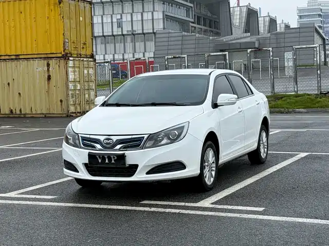 BYD BYD e5 2018 450 Connected Enjoyment
