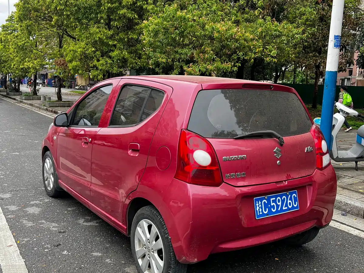 Фото 6 - Suzuki Alto