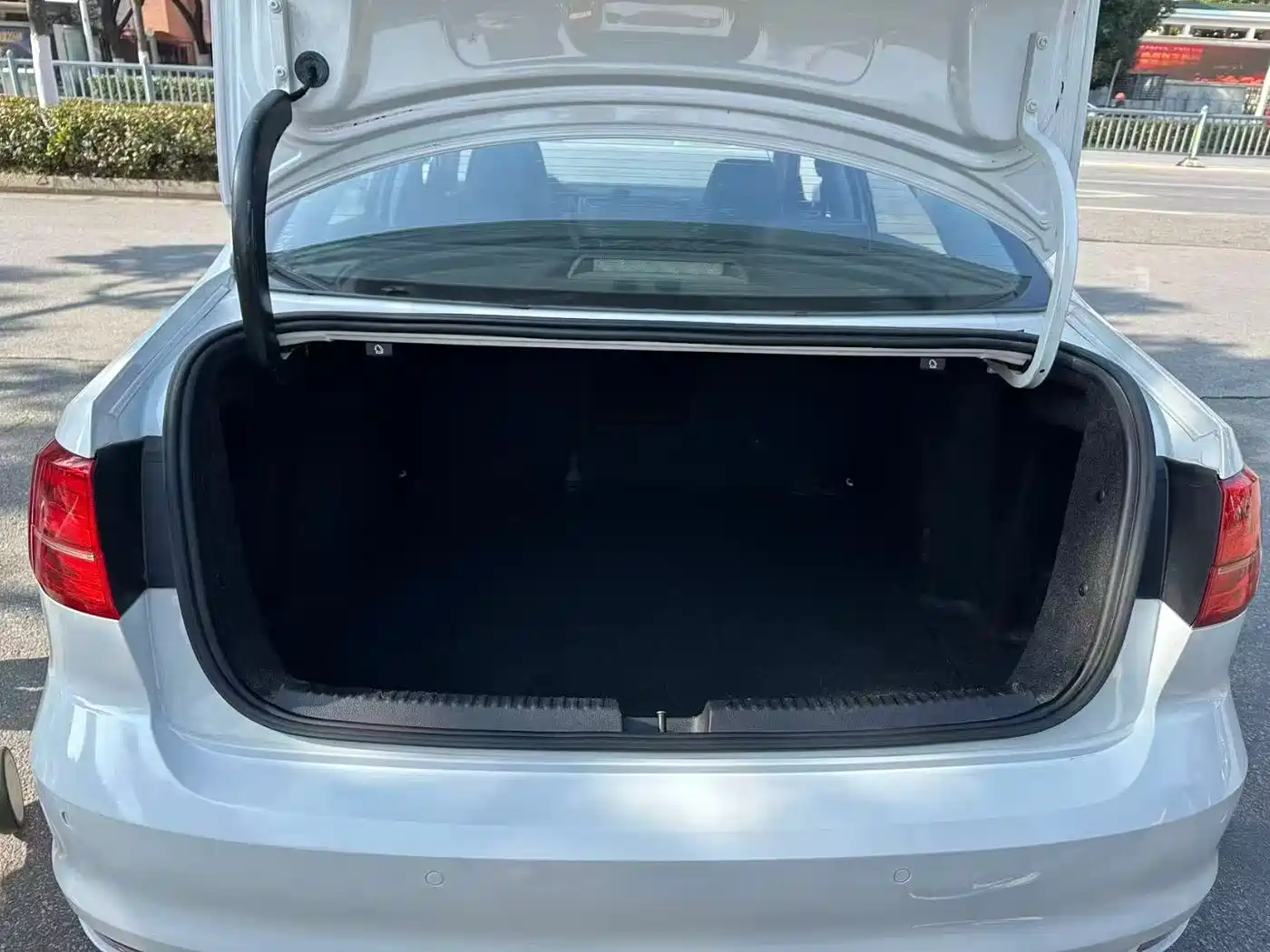 Volkswagen Sagitar 2014 1.4TSI Automatic Luxury фото 9