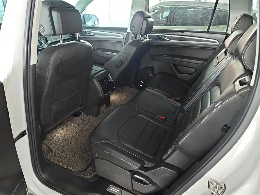 Volkswagen Teramont 2017 530 V6 4WD Flagship Edition фото 16