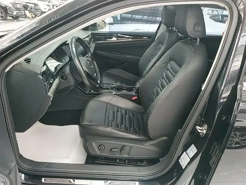 Volkswagen Passat 2020 Facelift 280TSI Elite Version China VI фото 15