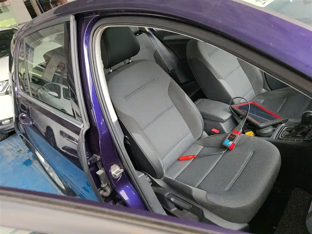 Volkswagen Golf 2018 1.6L Automatic Comfort фото 25