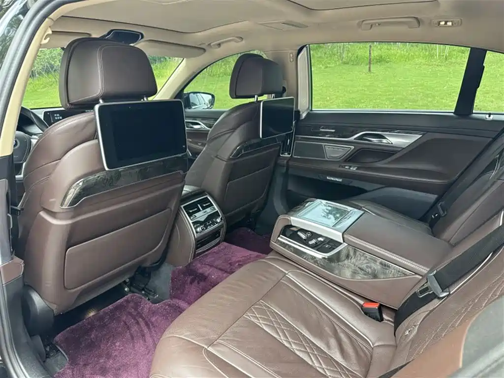 BMW 7 Series 2016 730Li Luxury фото 21