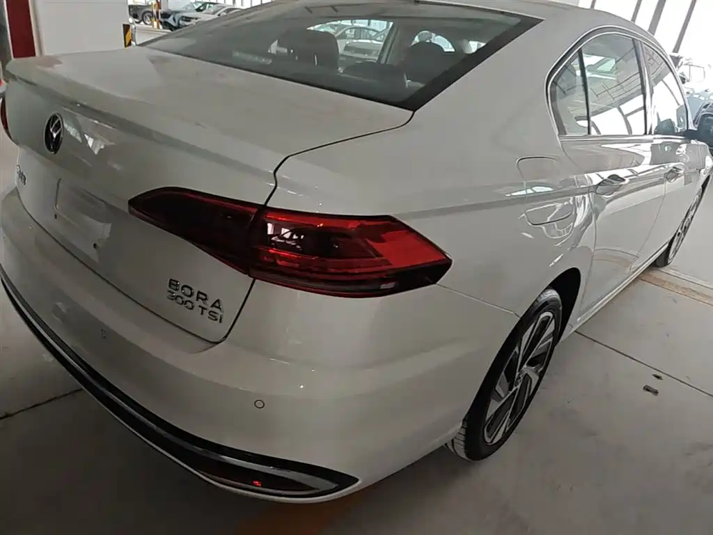 Volkswagen Bora 2024 300TSI DSG Premium Ride Edition фото 8