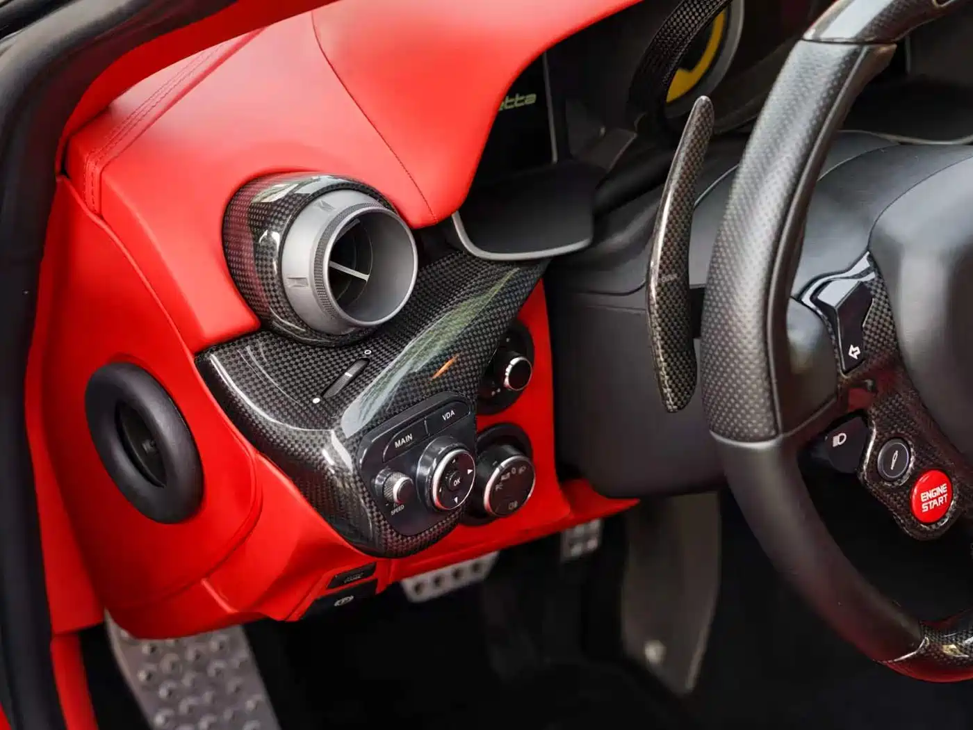 Ferrari F12berlinetta 2014 2013 6.3L Standard