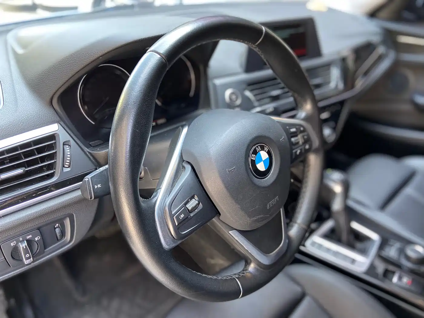 BMW 1 Series 2018 118i Sport Edition фото 7