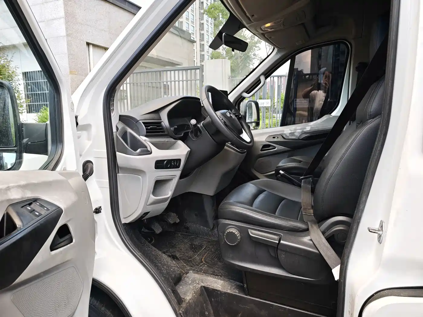 SAIC Maxus Xintu V90 2020 2020 2.0T Manual YunJie Edition FWD Single Rear Tire Long Wheelbase High Roof 7-seater
