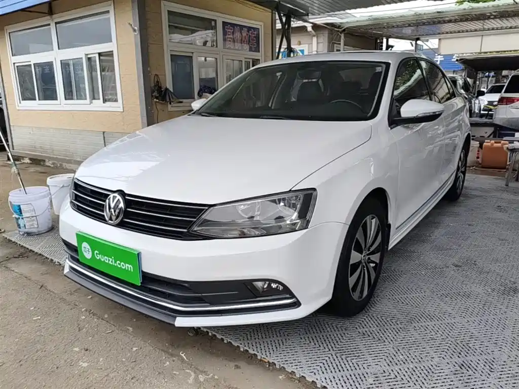 Volkswagen Sagitar 2017 180TSI Automatic Leading фото 2
