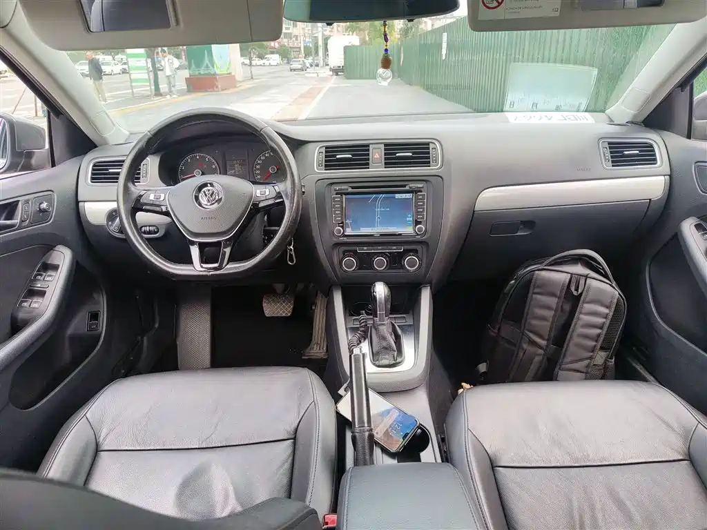 Volkswagen Sagitar 2014 Facelift 1.6L Automatic Comfort фото 10