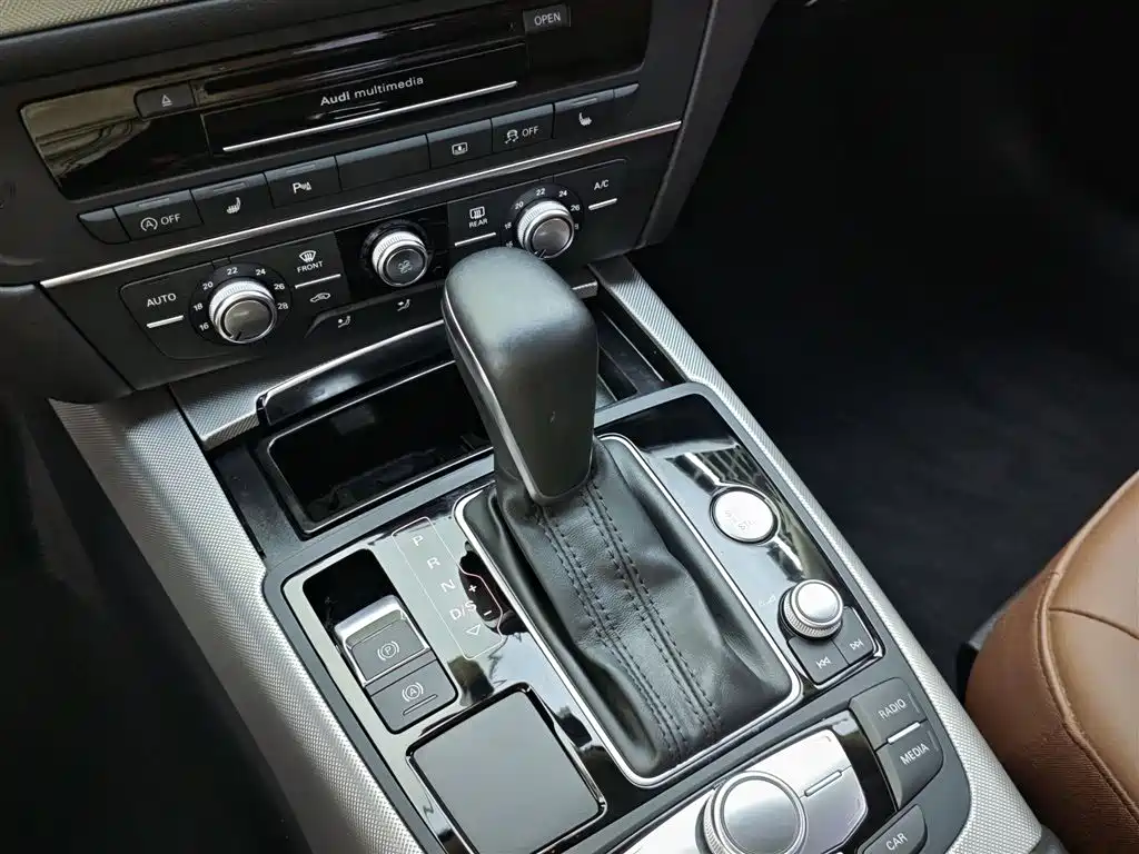 Audi A6L 2018 Model 35 TFSI Collector's Edition фото 16