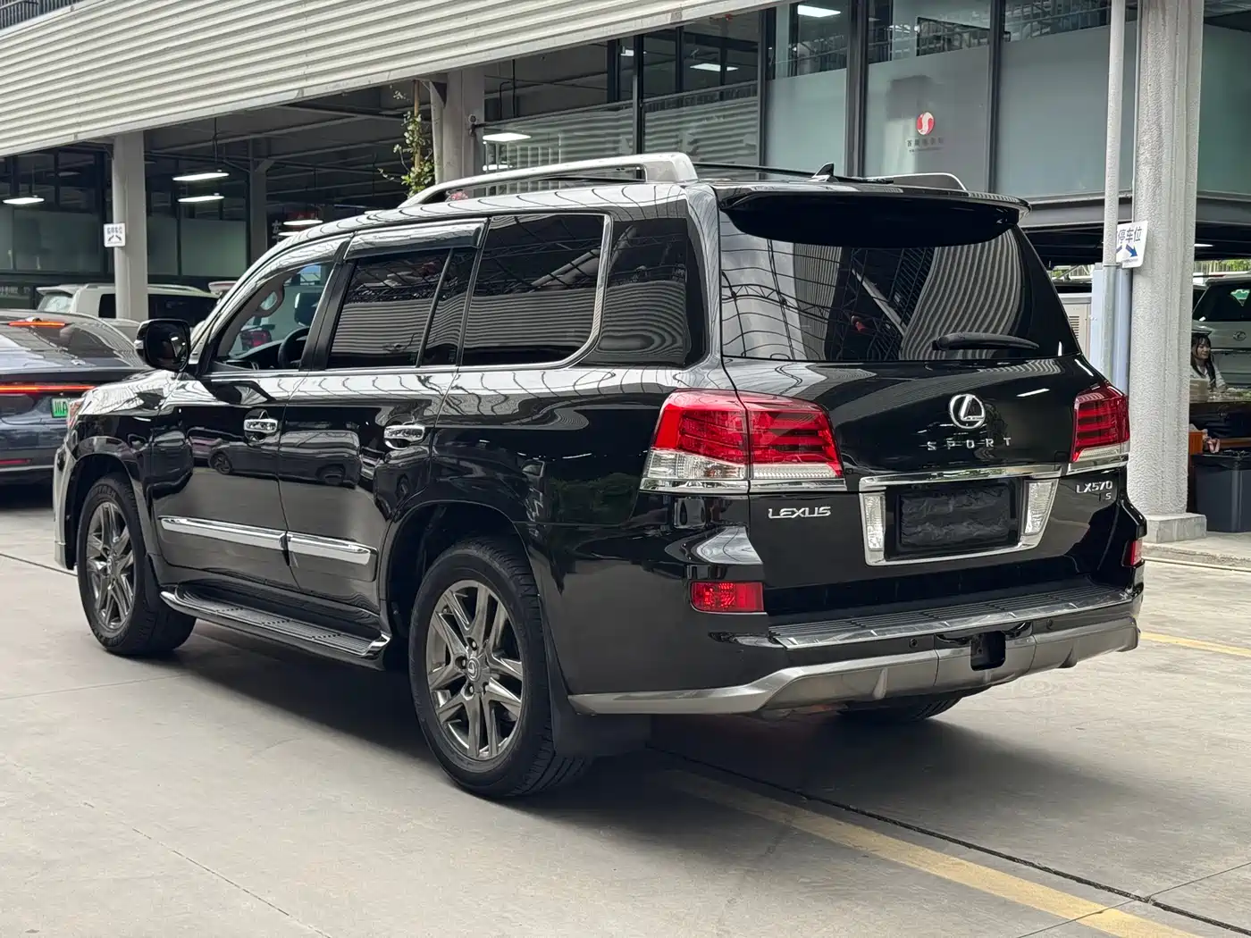 Lexus LX 2013 570 фото 18