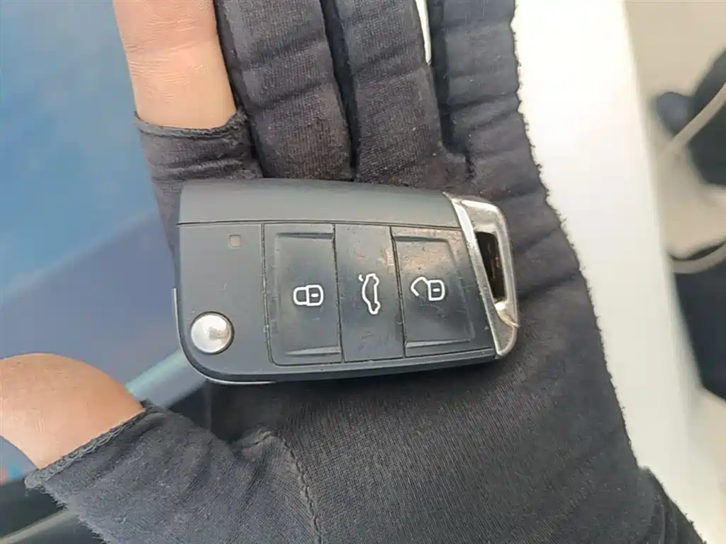 VOLKSWAGEN TUYUE