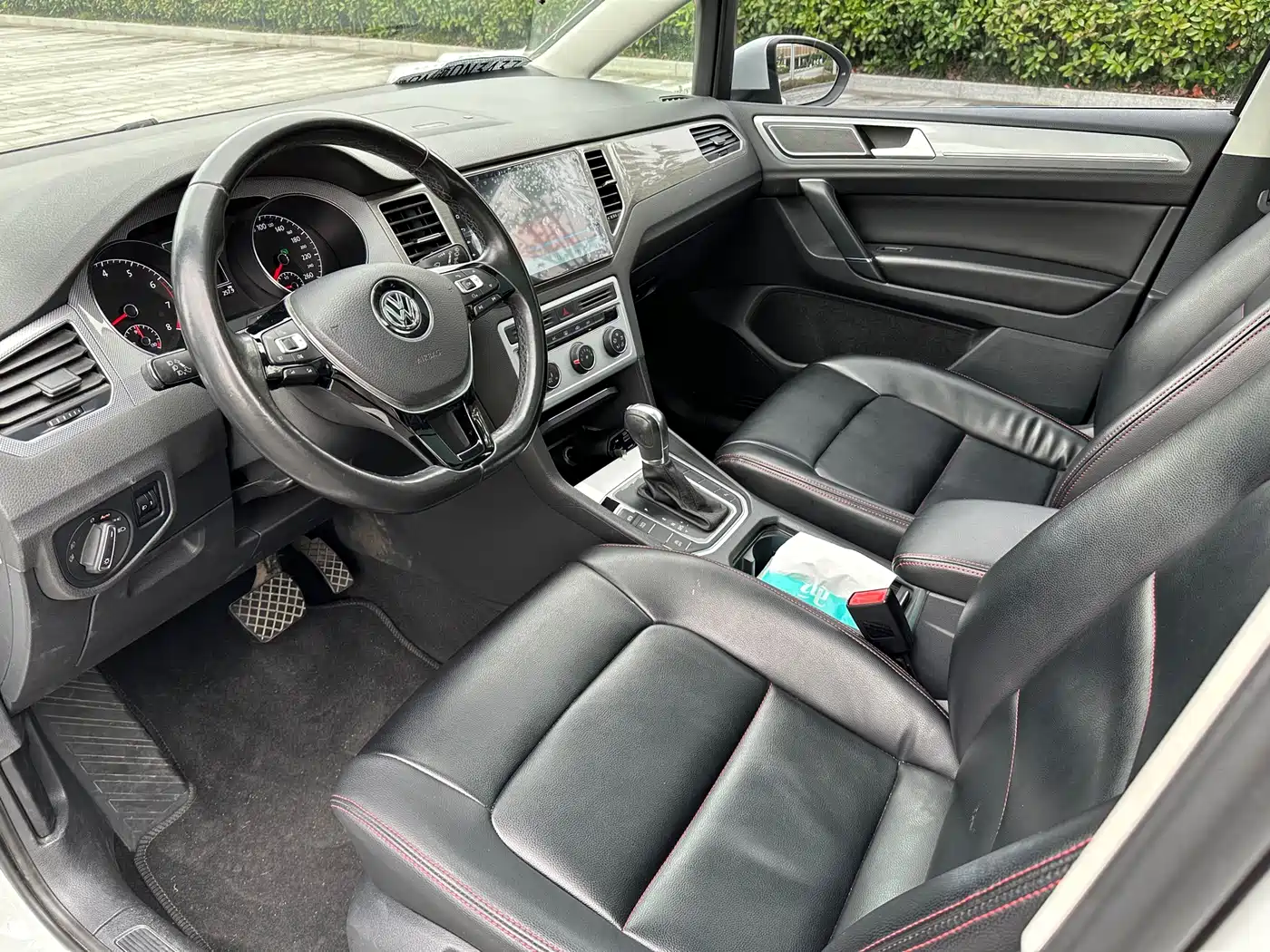 Volkswagen Golf Sportsvan 2016 230TSI Automatic Progressive фото 9