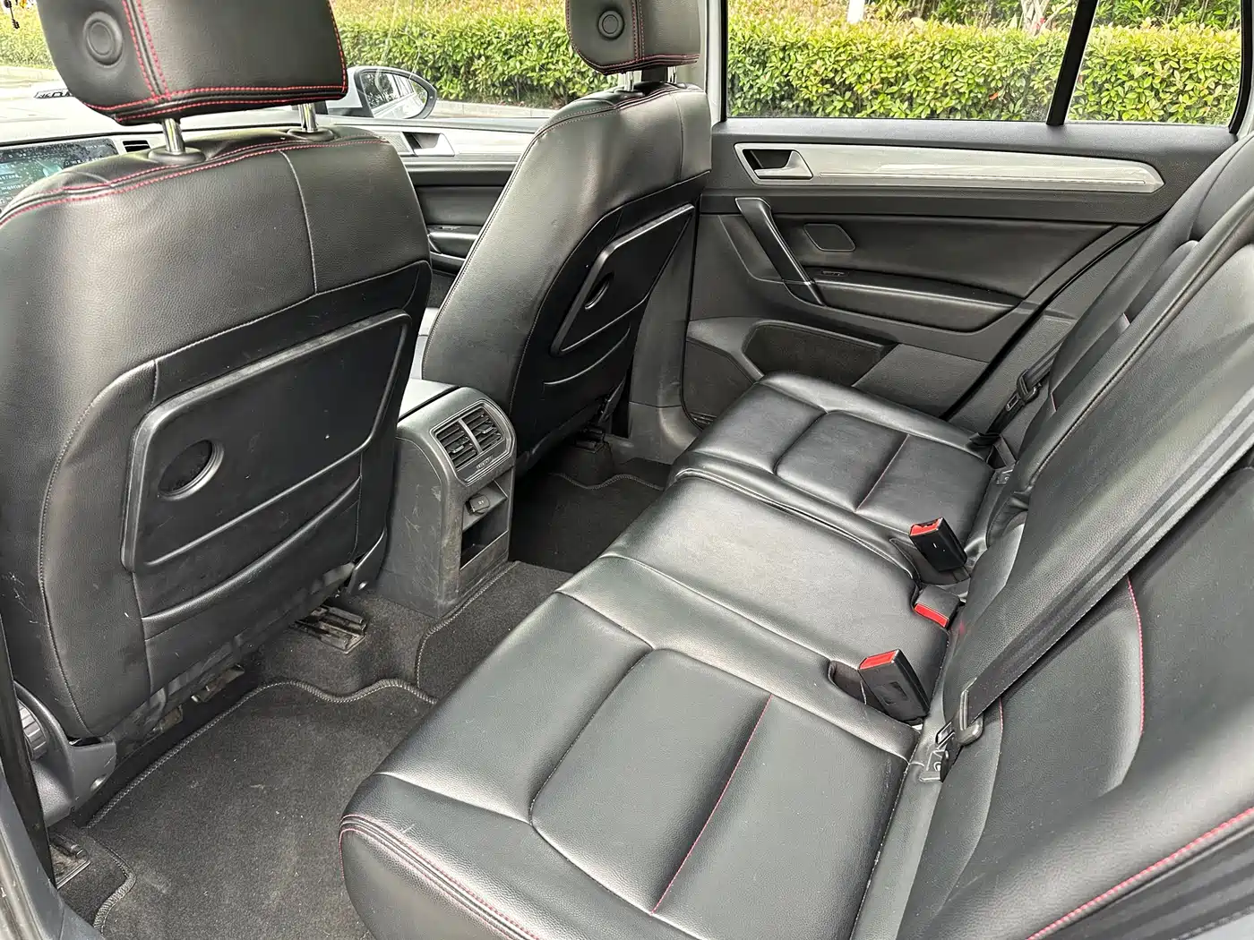 Volkswagen Golf Sportsvan 2016 230TSI Automatic Progressive фото 10
