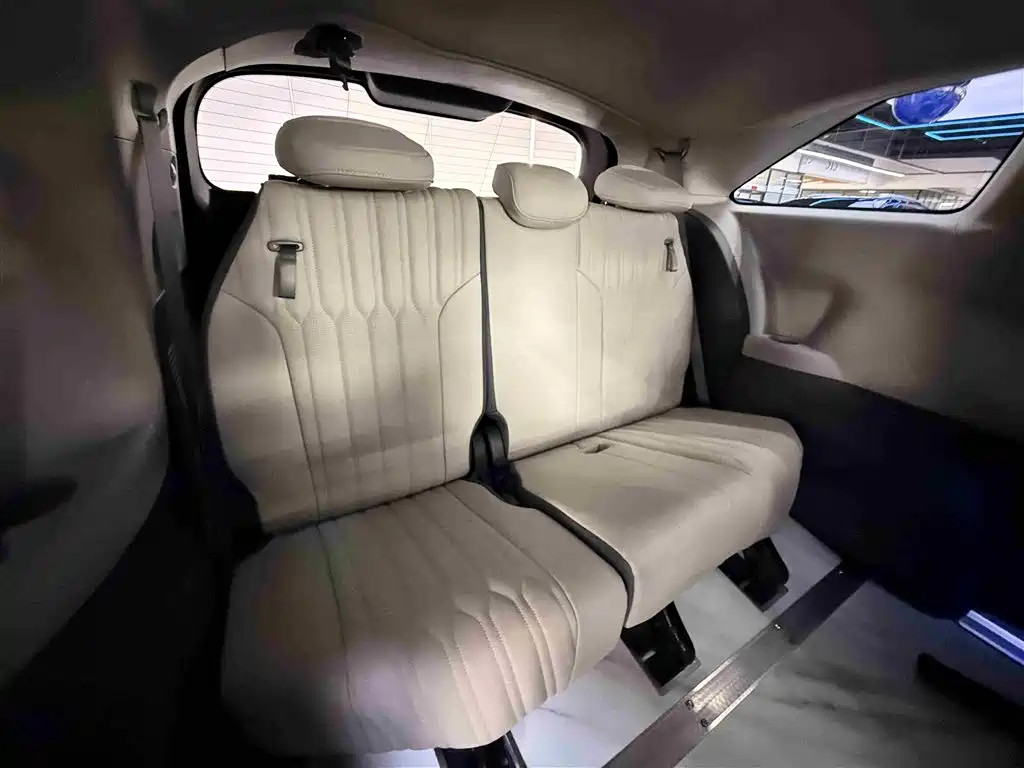Toyota Sienna 2023 2.5L Hybrid Comfort Edition фото 15