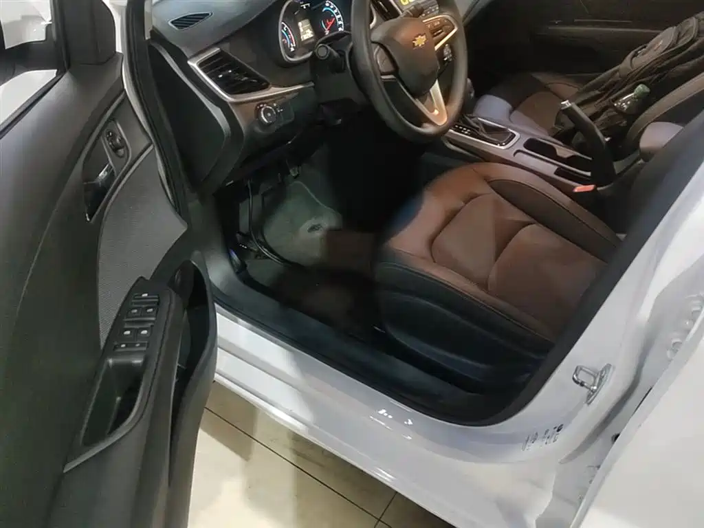 Chevrolet Cavalier 2019 320 Automatic Joy Edition фото 15