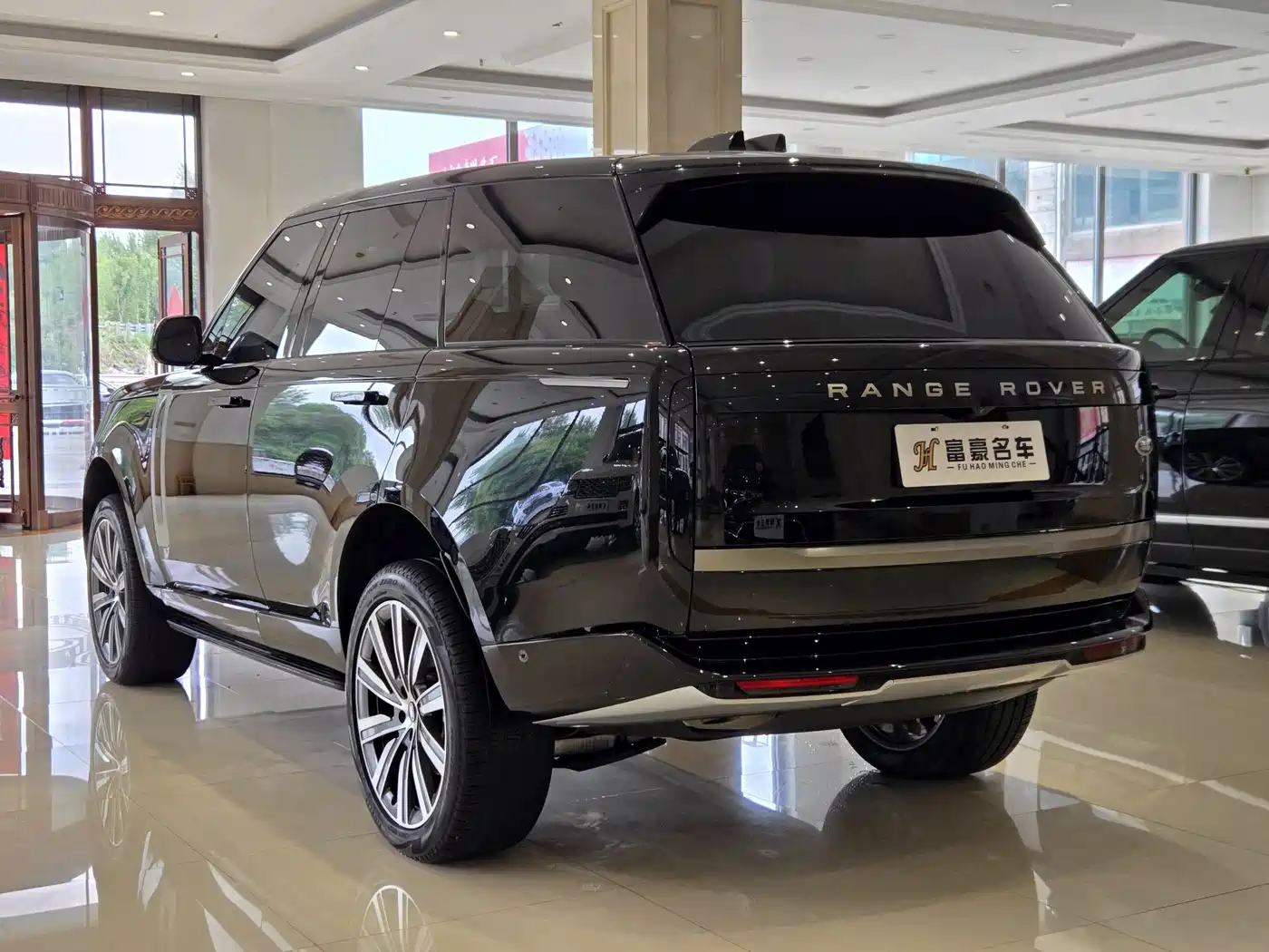 Land Rover Range Rover 2024 3.0 L6 360PS Golden Age Edition фото 6
