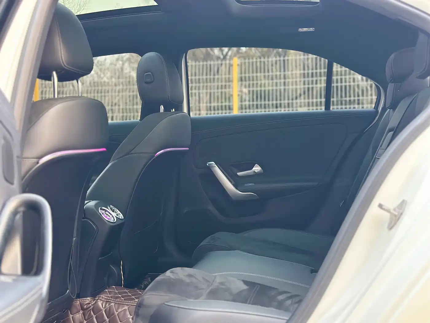 Mercedes-Benz A-Class 2019 Facelift A 200 L Sports Sedan фото 9