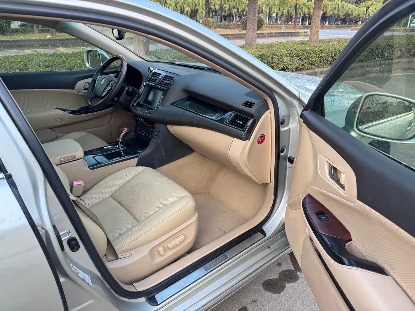 Toyota Crown 2010 3.0L Royal Saloon VIP фото 10